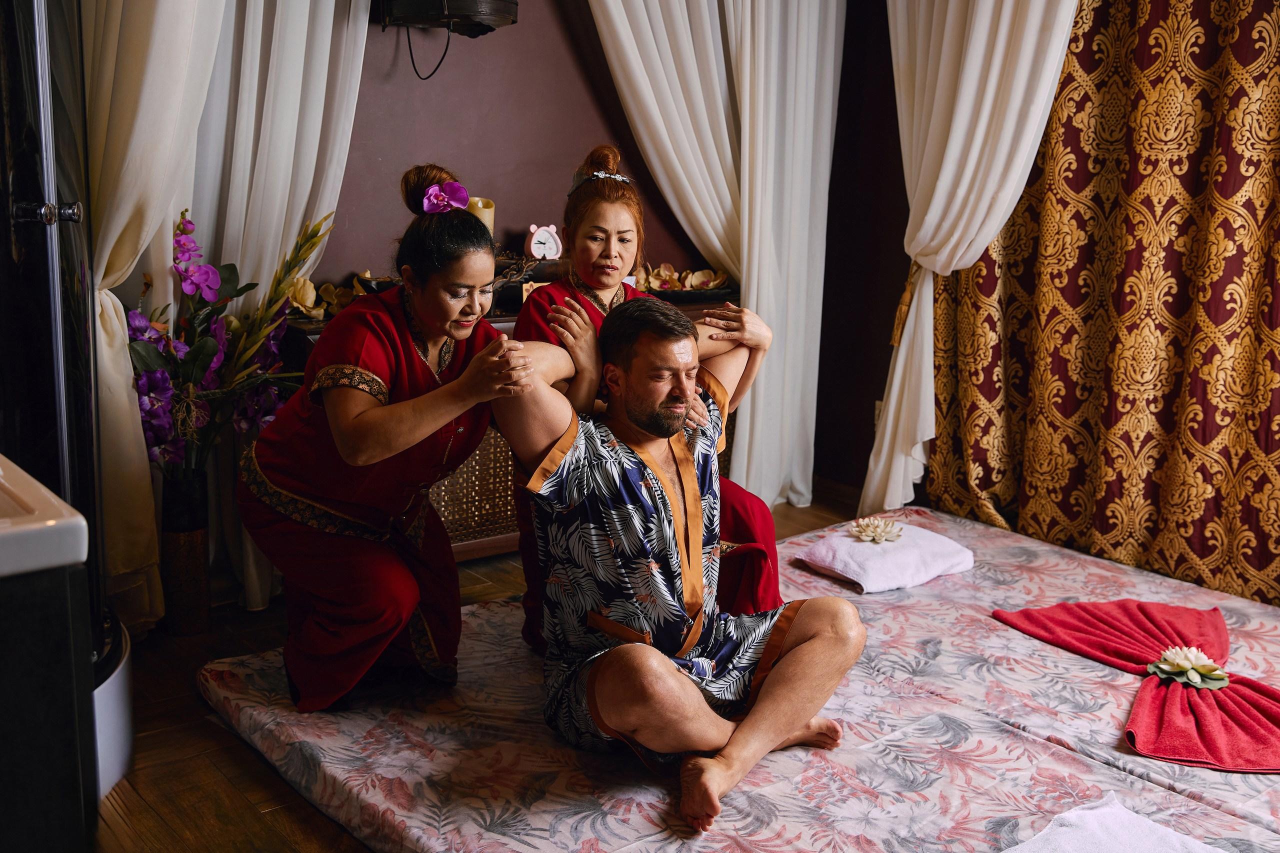 Королевский Тайский Ритуал В 4 Руки
